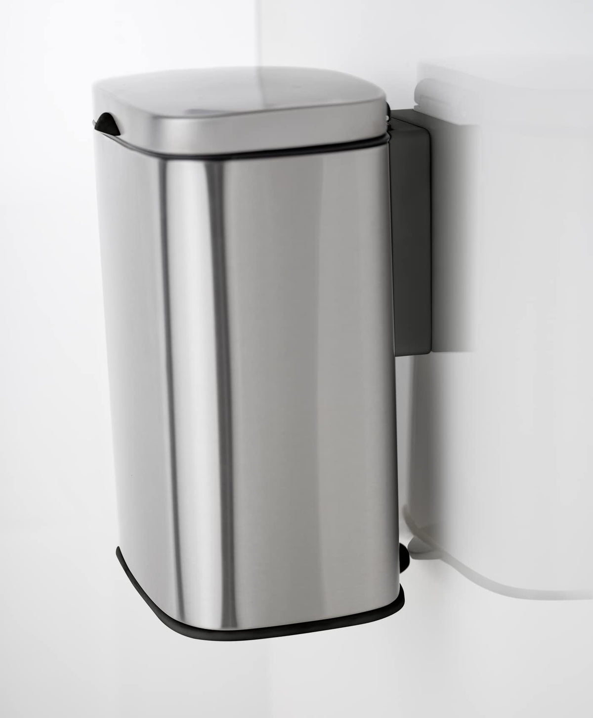 Resigilat|Cos de gunoi suspendat WENKO Sare, 5 L, inox anti-amprente, capac cu inchidere silentioasa, montare fara gaurire, 21,5 x 29,5 x 19 cm