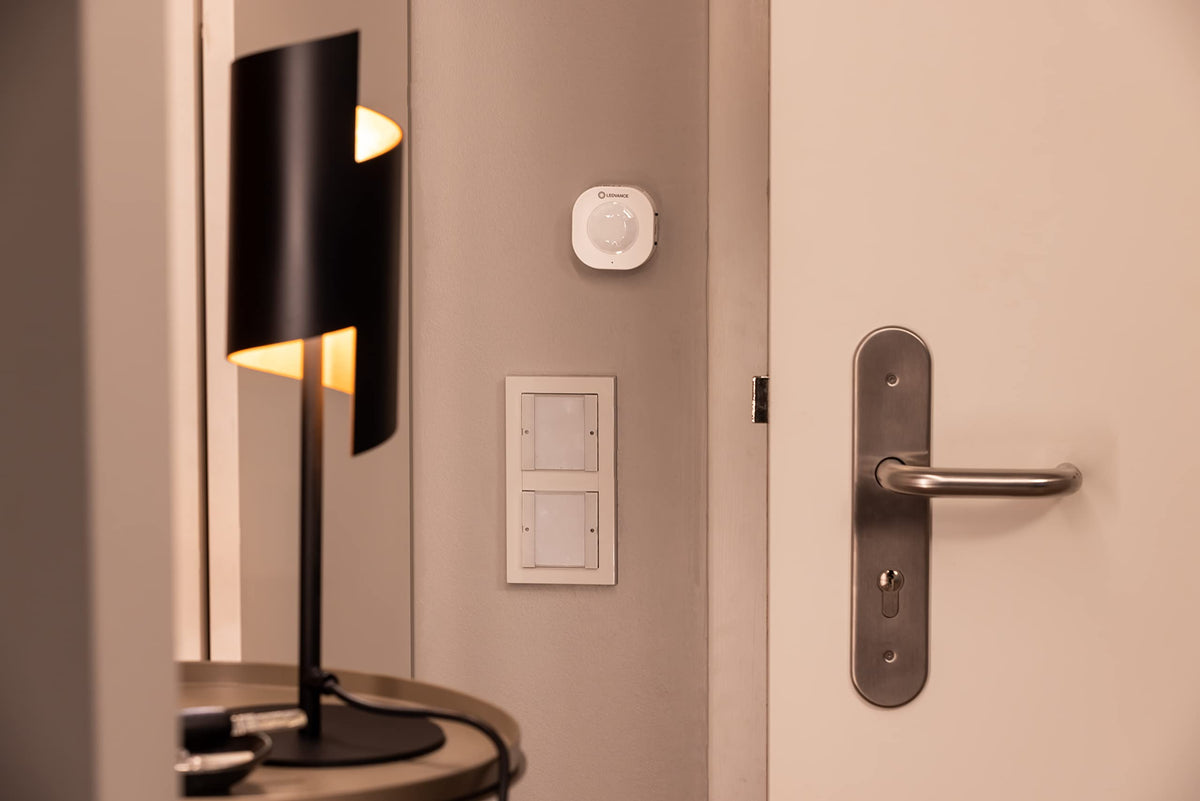 Resigilat|LEDVANCE SMART+ senzor de miscare WiFi, wireless, notificari la detectarea miscarii, activare dispozitive si scene smart, baterie inclusa