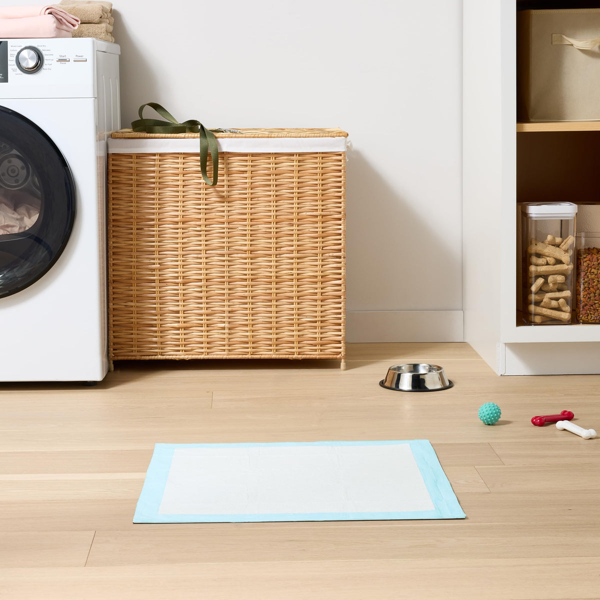 Resigilat|Amazon Basics covorase absorbante pentru dresaj caini si pui, 5 straturi, suprafata cu uscare rapida, XL, 60 bucati